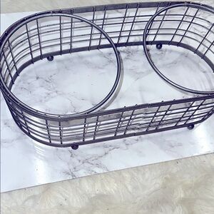 Metal dog bowl stand